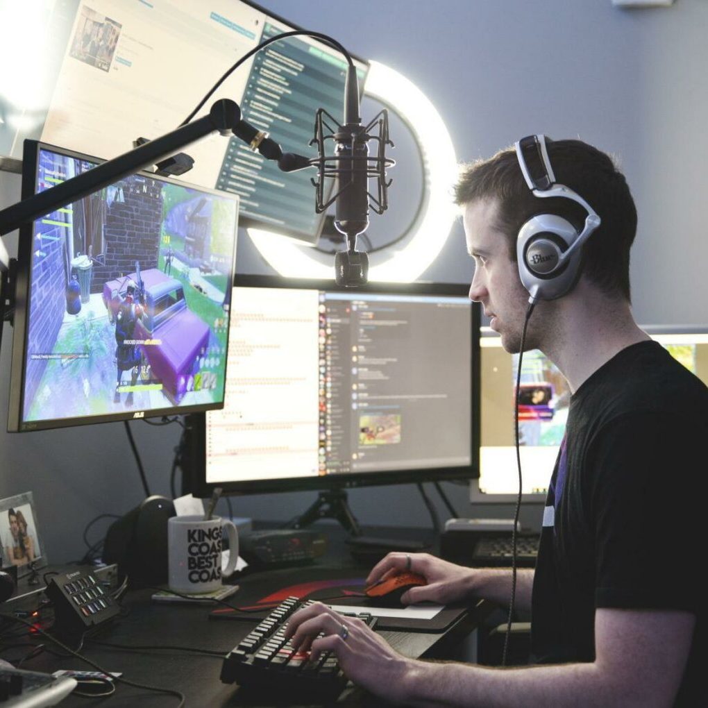 Lho, Game Streamers Juga Wajib Zakat? - Masyarakat Ekonomi Syariah