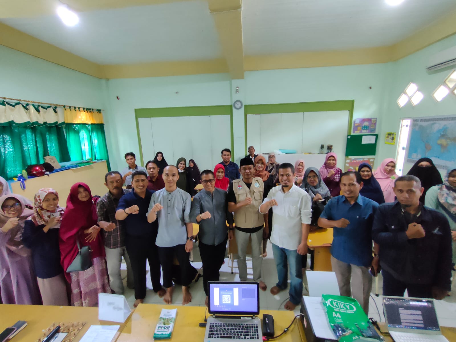 <strong>MES Kalbar Berikan Pelatihan dan Pendampingan Sertifikasi Halal Pelaku UMK</strong>