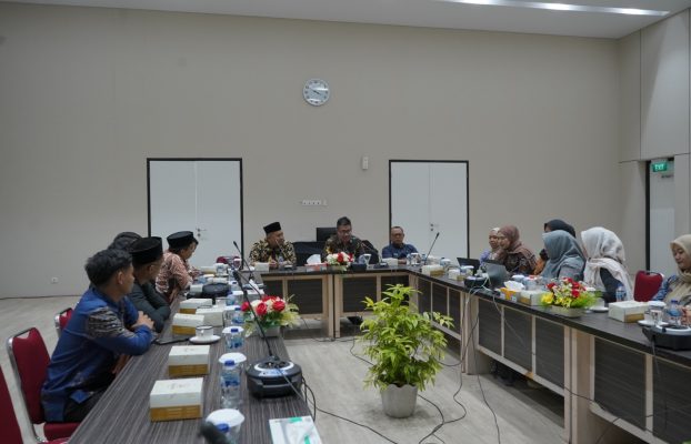 MES Banyumas dan OJK Kembangkan Ekonomi Syariah Berbasis Masjid